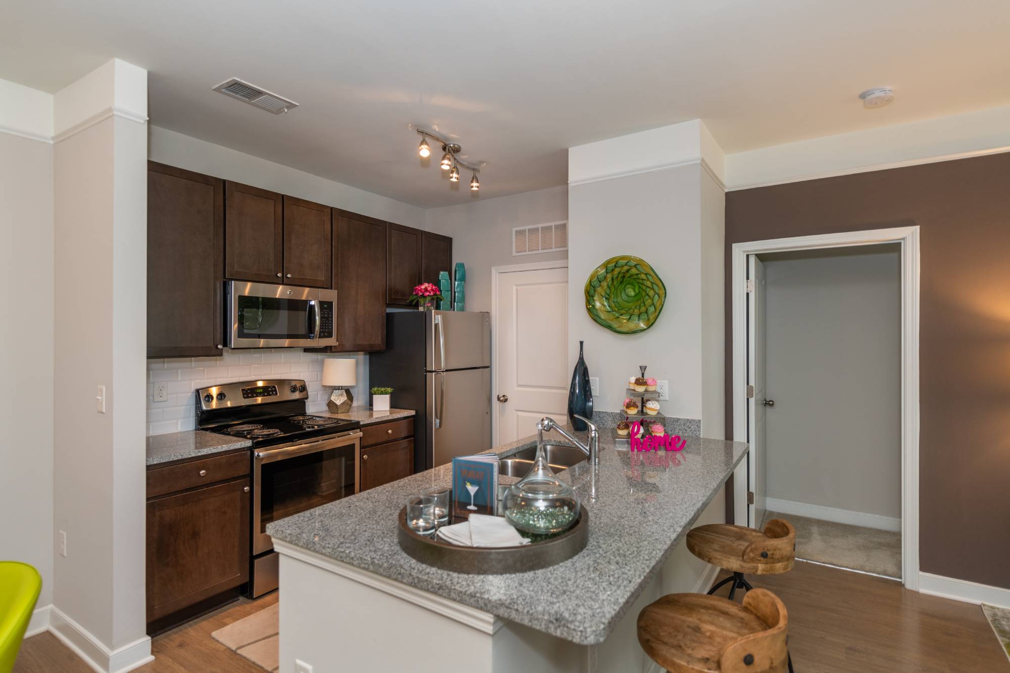 Turn Your Dining Space Into a Home Office Commonwealth at York Apartments